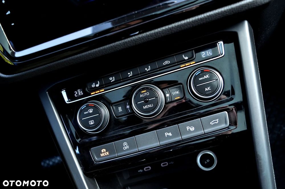 Volkswagen Touran 2.0 TDI SCR DSG Highline - 25