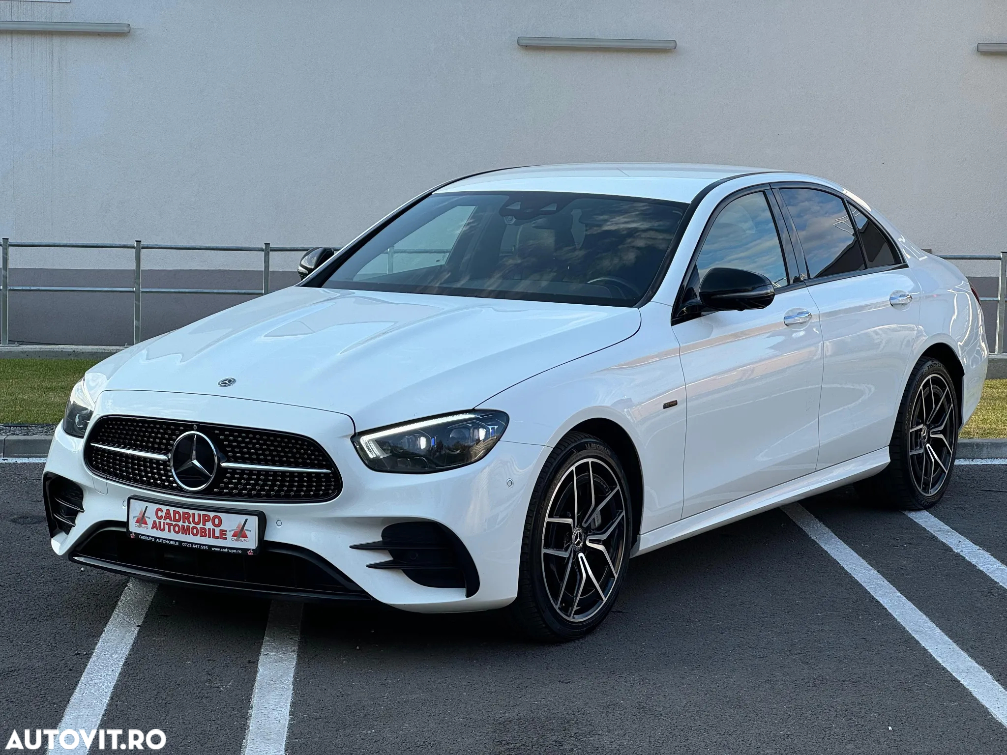 Mercedes-Benz E 300 de 9G-TRONIC AMG Line - 4