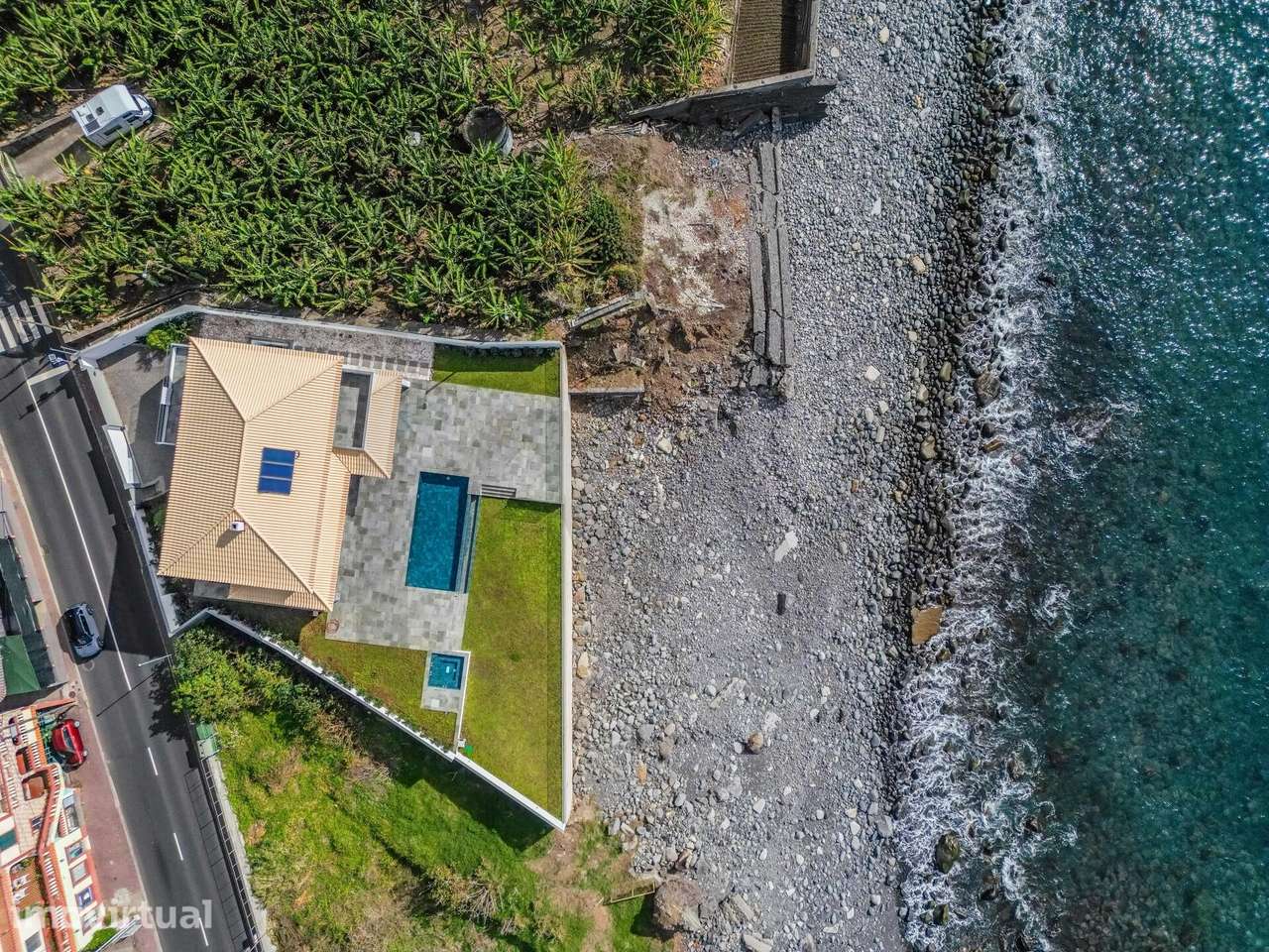 Exclusive 4 Bedroom Seafront Villa | Prime Residential or Luxury Inves - Grande imagem: 4/39