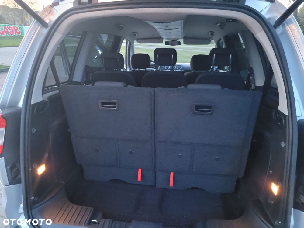 Ford Galaxy - 13