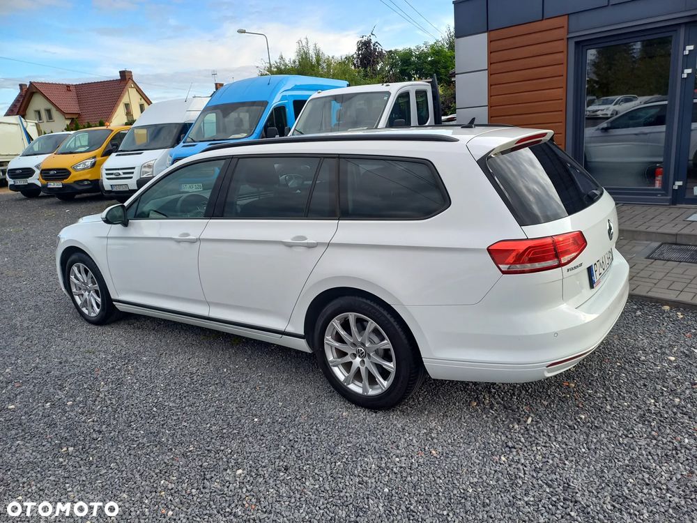 Volkswagen Passat - 4