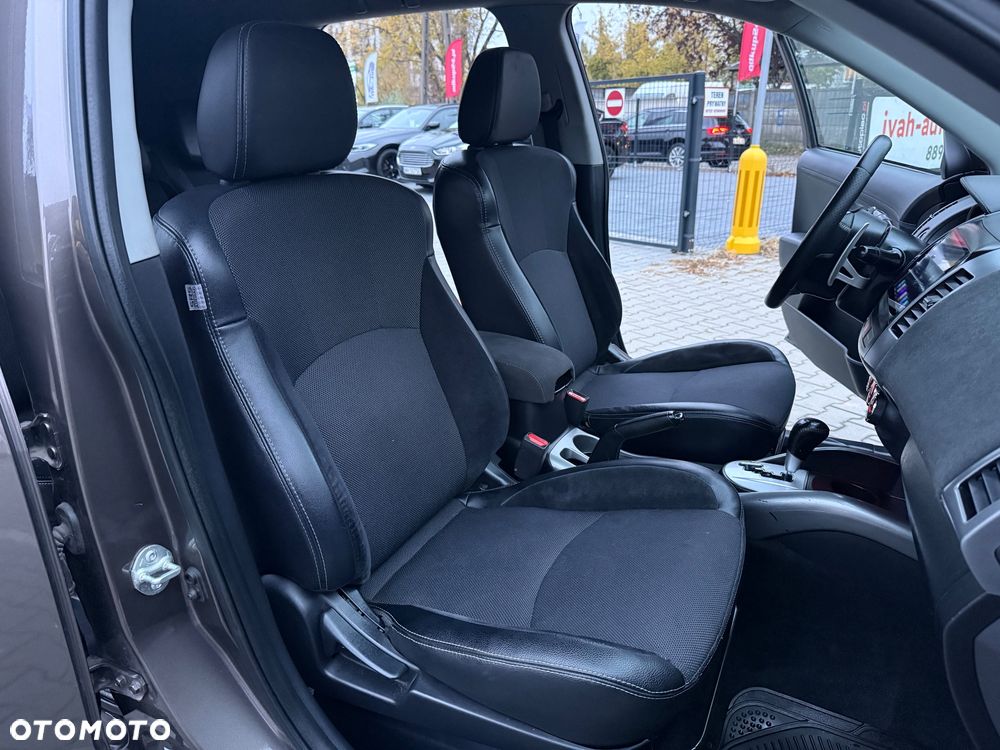 Mitsubishi Outlander - 34