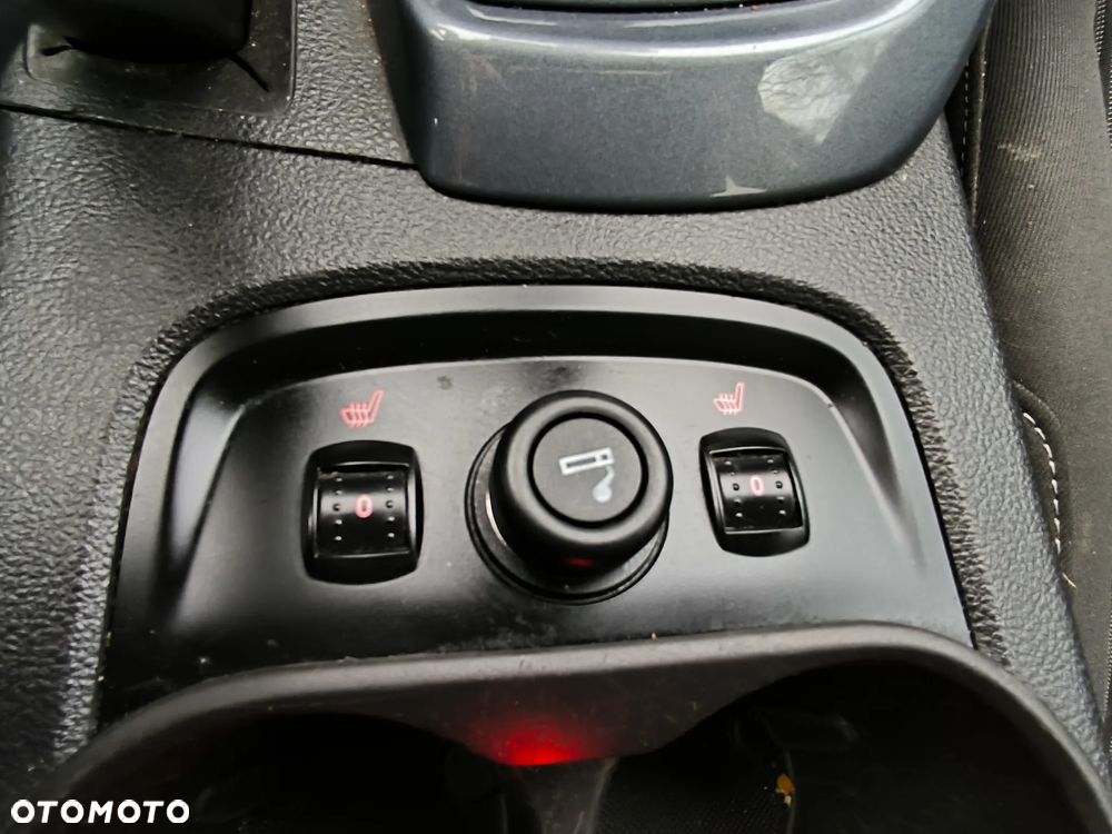 Ford Focus 2.0 TDCi DPF Titanium - 6