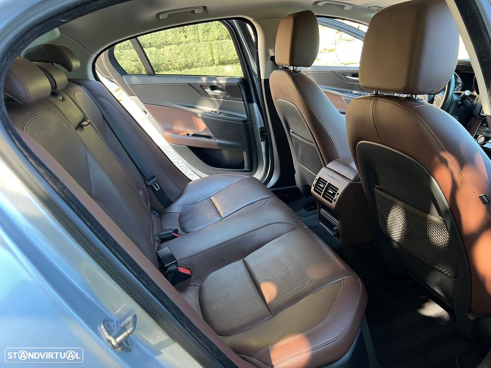 Jaguar XE 20d Aut. Portfolio - 16