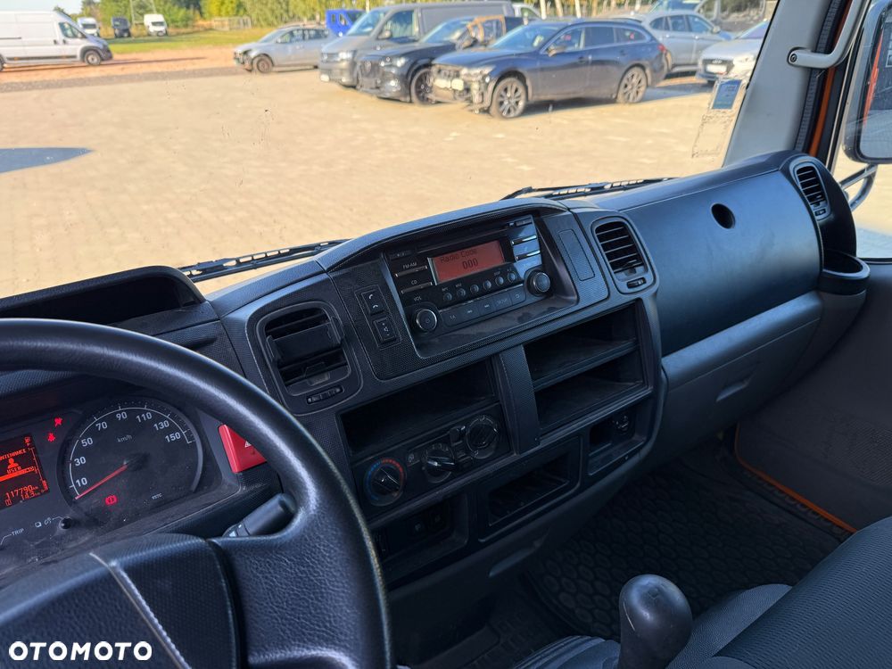 Renault Maxity - 12
