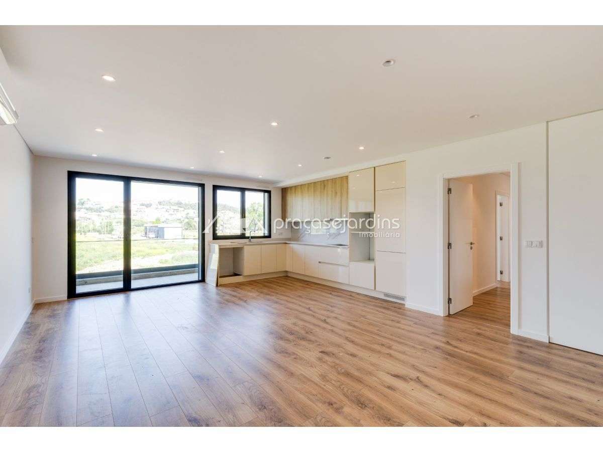 Apartamento T3 Moderno com Excelentes Acabamentos - Grande imagem: 2/23