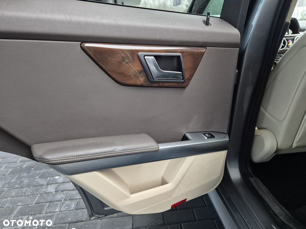 Mercedes-Benz GLK 350 4-Matic - 24