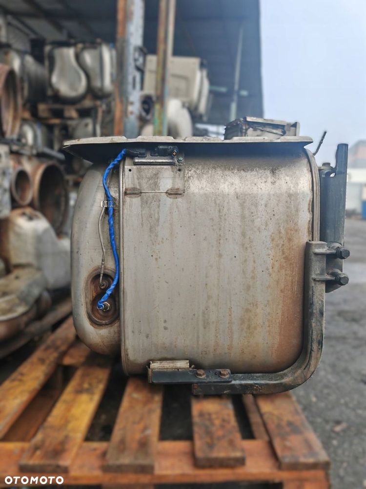 WYDECH KATALIZATOR MAN TGX TGS EURO 6 - 1