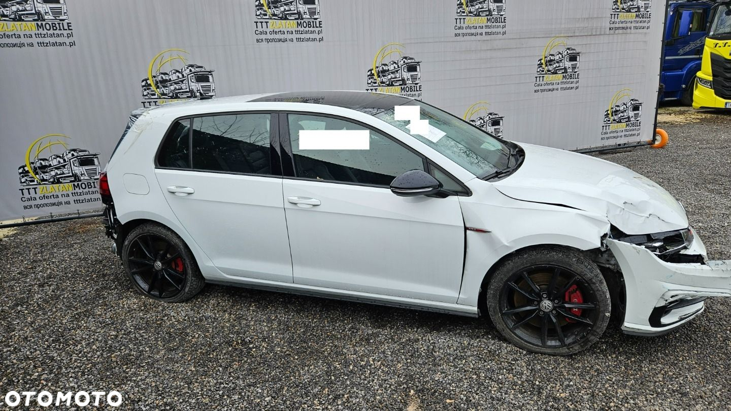 Volkswagen Golf - 8