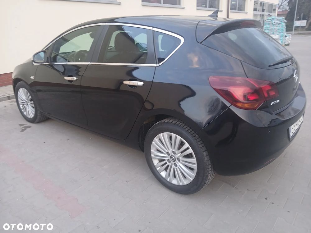 Opel Astra 1.7 CDTI DPF Cosmo - 10