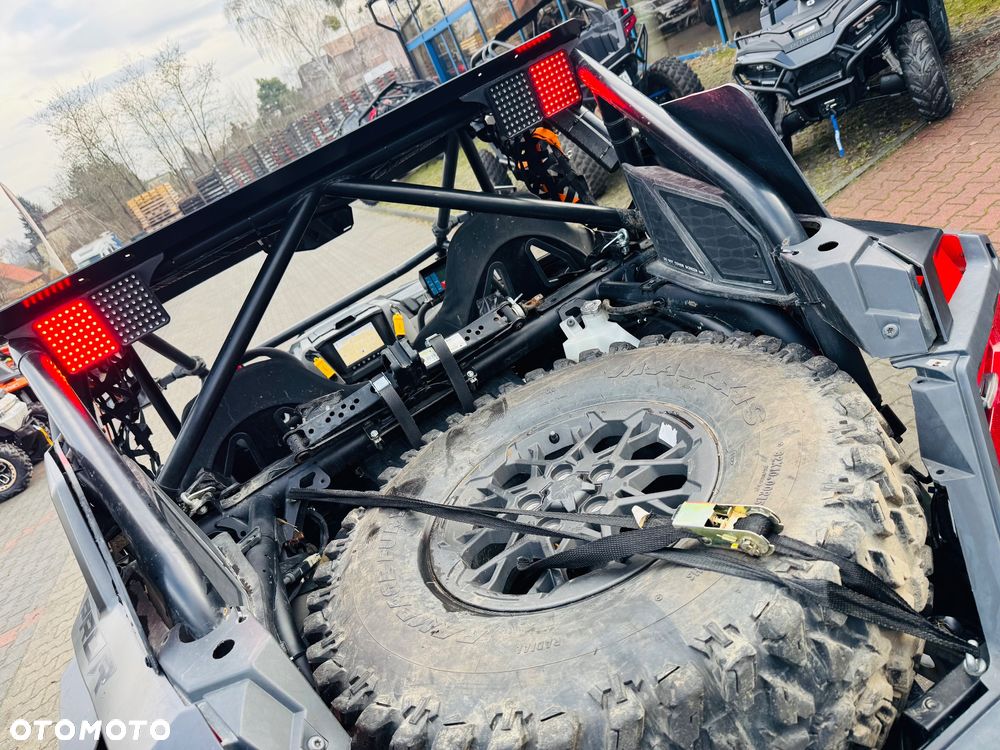 Polaris RZR - 16