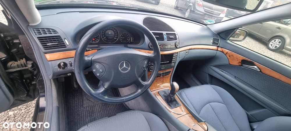 Mercedes-Benz Klasa E - 16