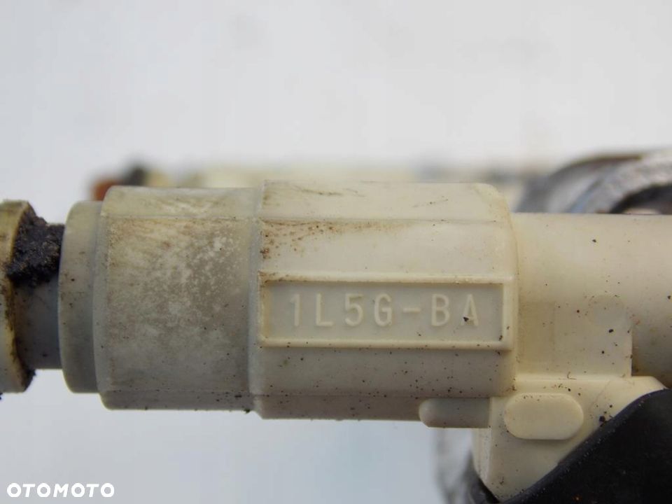 listwa wtryskowa wtryskiwacze mazda 6 1.8 16v l8 - 2