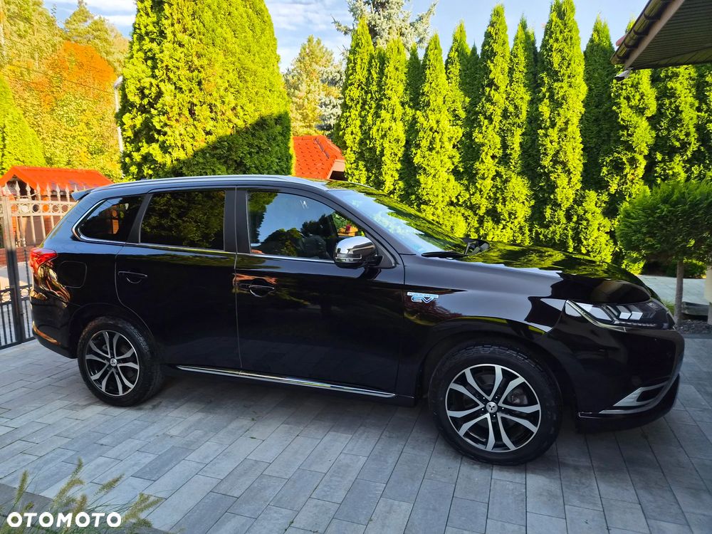 Mitsubishi Outlander - 12