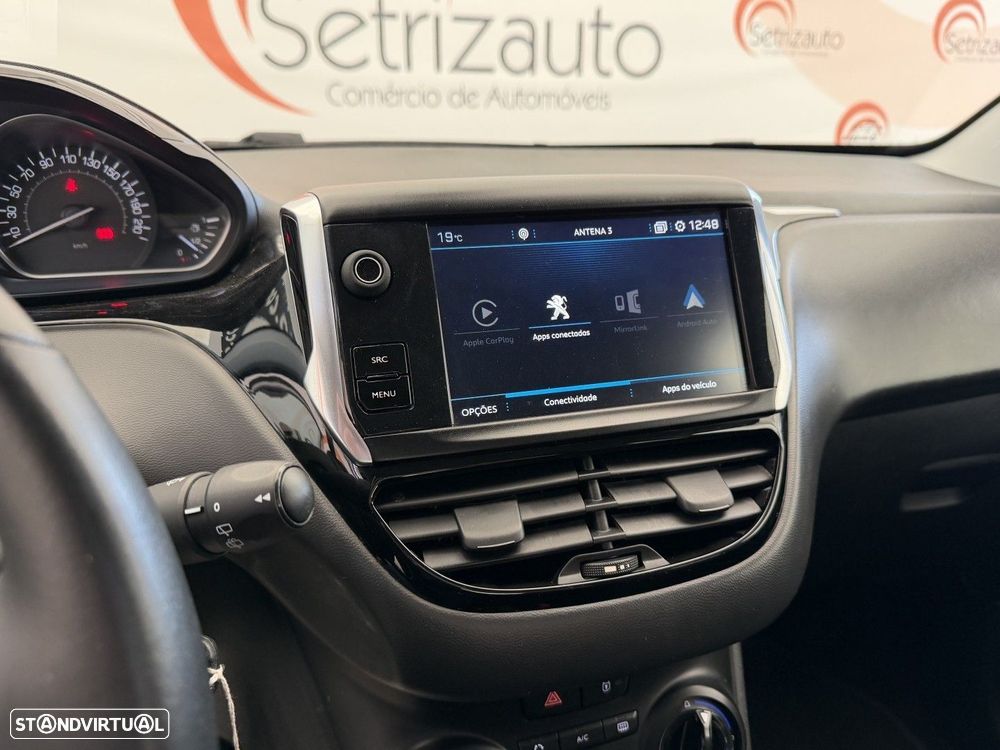 Peugeot 208 1.2 PureTech Signature - 14