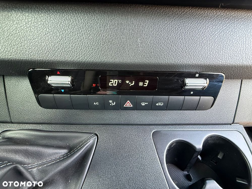 Mercedes-Benz Sprinter - 13