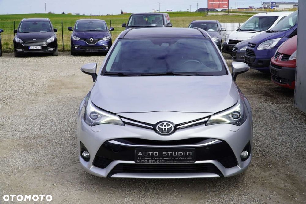 Toyota Avensis 2.0 D-4D Premium - 31