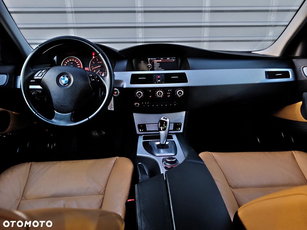 BMW Seria 5 523i Edition Exclusive - 29