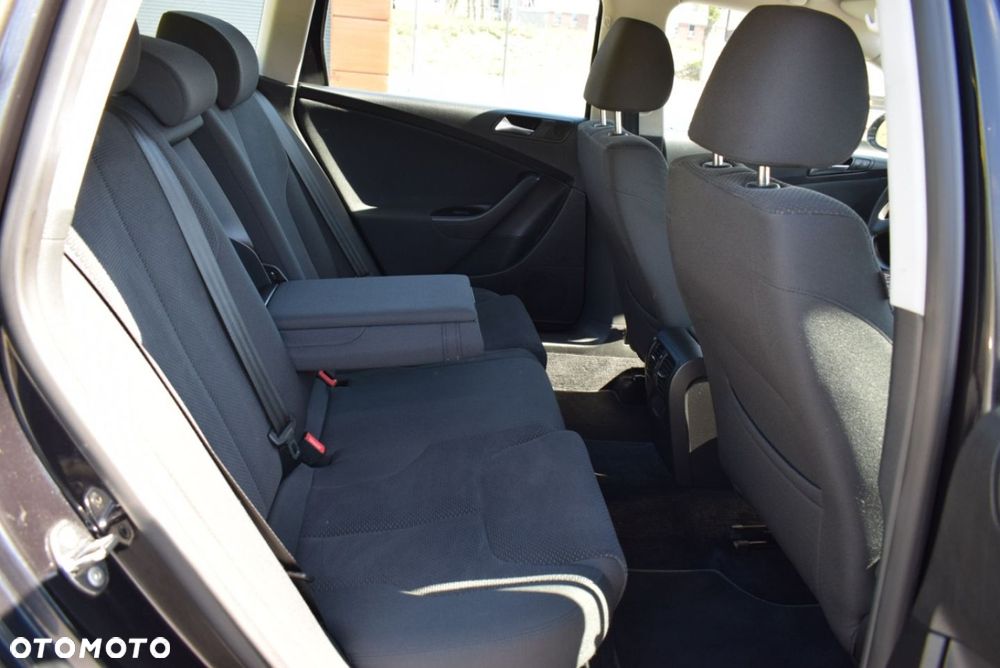 Volkswagen Passat - 21