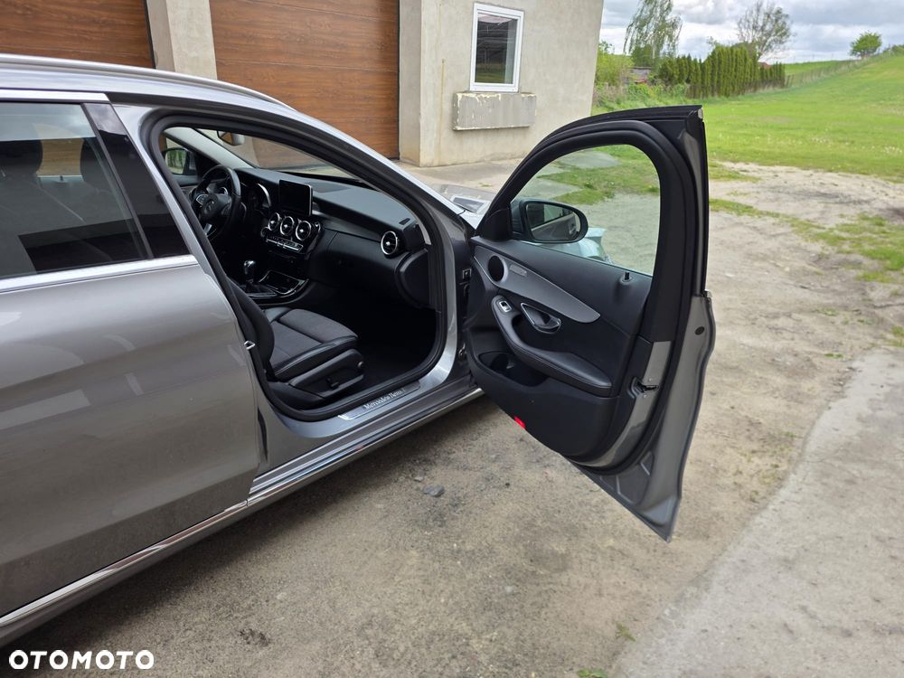 Mercedes-Benz Klasa C 180 (BlueEFFICIENCY) - 15