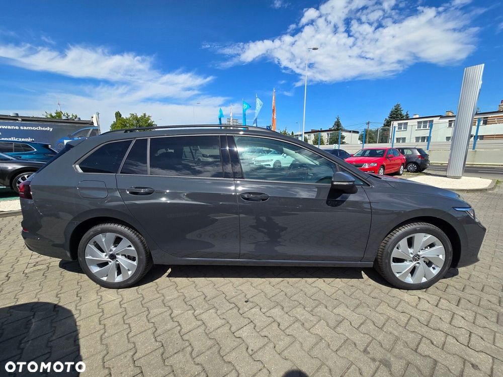 Volkswagen Golf - 8