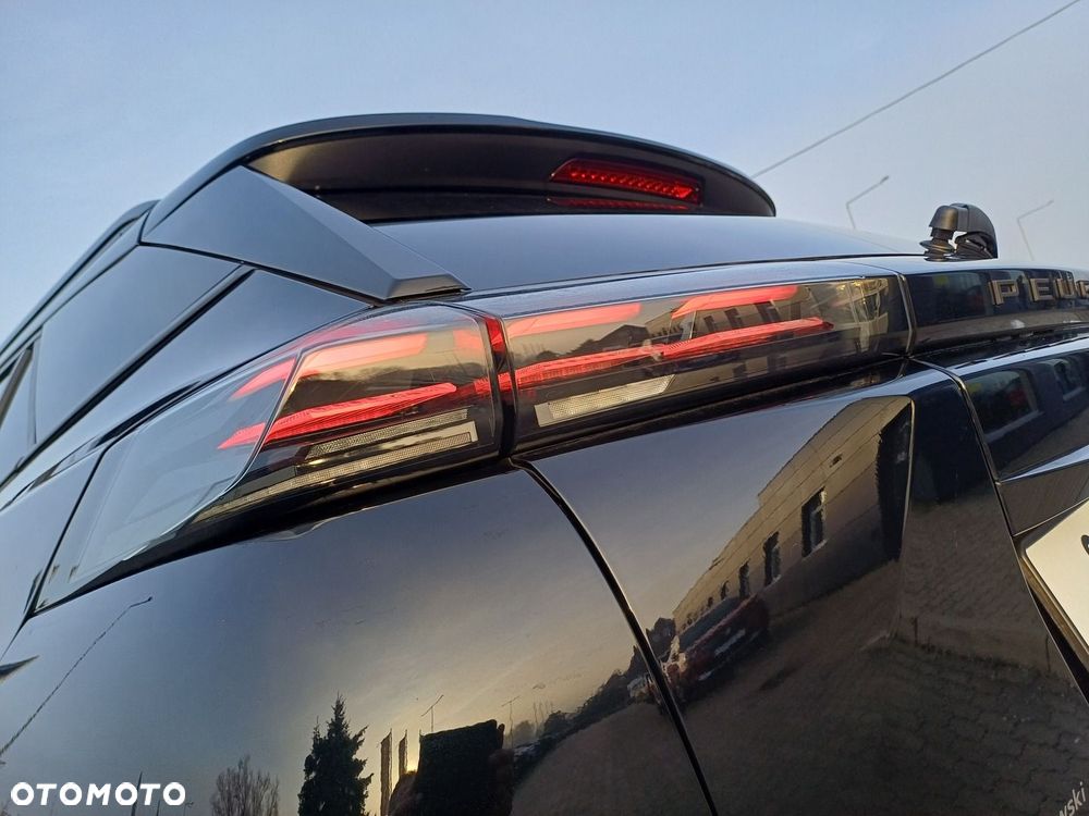 Peugeot 2008 PureTech 130 Allure S&S EAT8 - 11