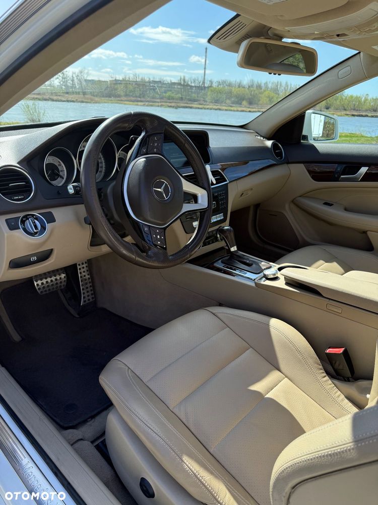 Mercedes-Benz Klasa C 250 (BlueEFFICIENCY) 7G-TRONIC - 16