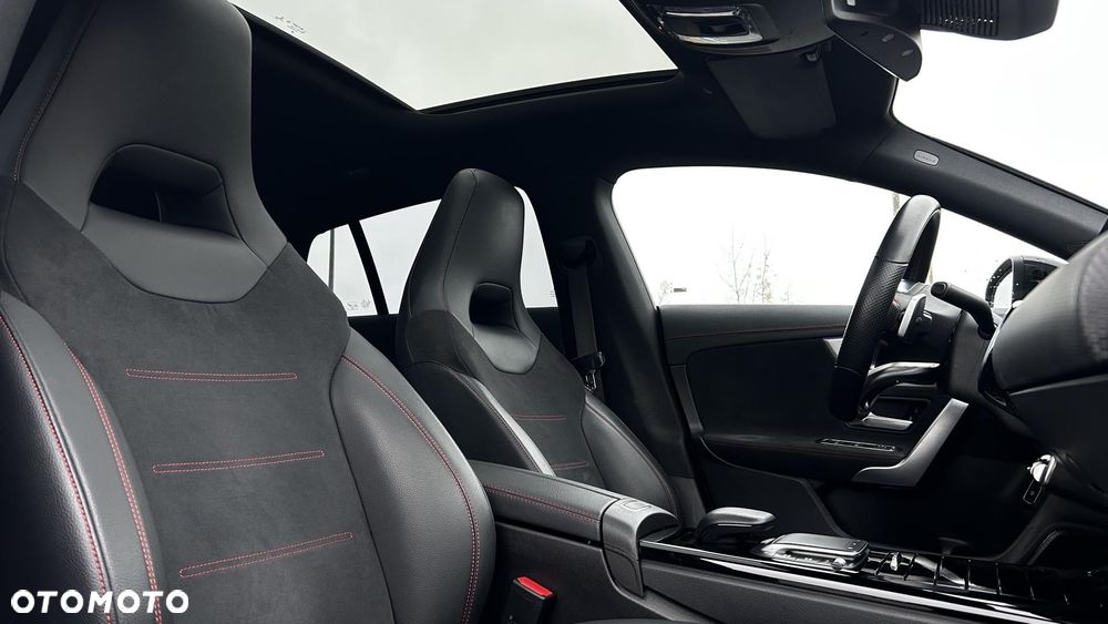 Mercedes-Benz CLA 200 AMG Line 7G-DCT - 23