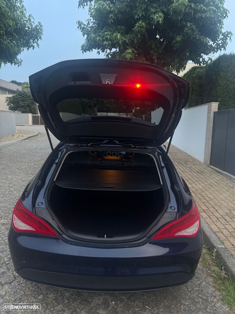 Mercedes-Benz CLA 180 d Shooting Brake - 4