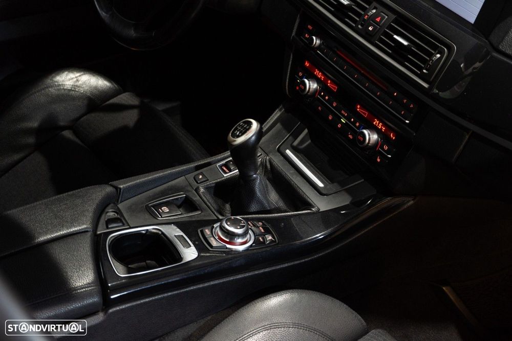 BMW 520 d Line Luxury - 29
