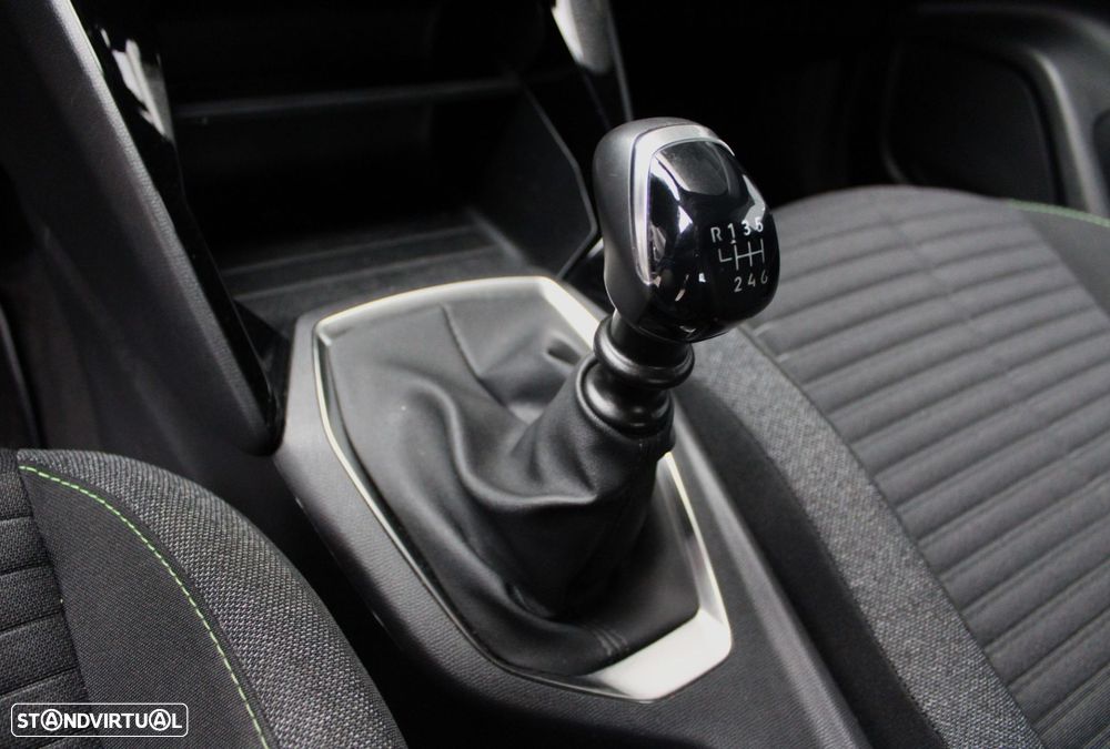 Peugeot 2008 1.2 PureTech Active Pack - 10