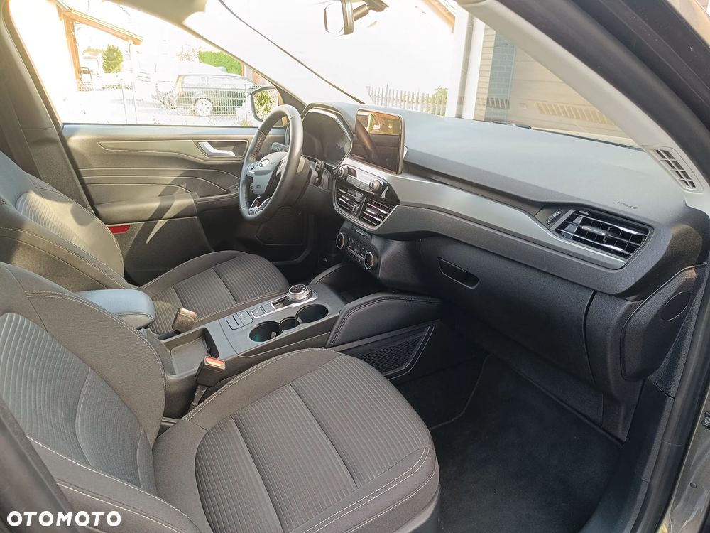 Ford Kuga - 10