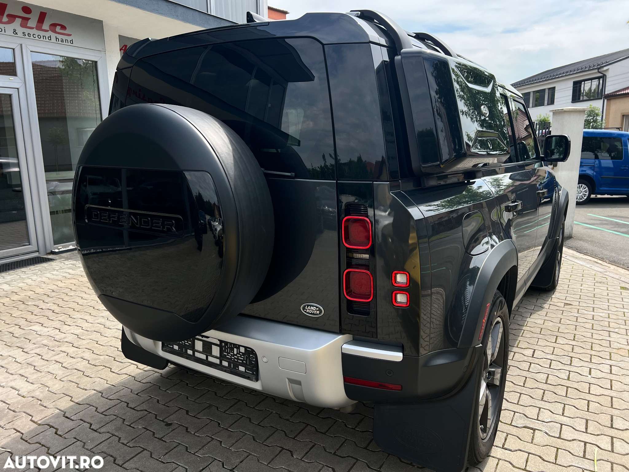 Land Rover Defender 110 3.0P 400 MHEV - 10