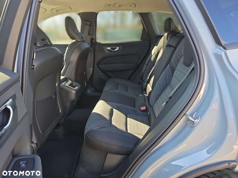 Volvo XC 60 B5 B AWD Core - 11