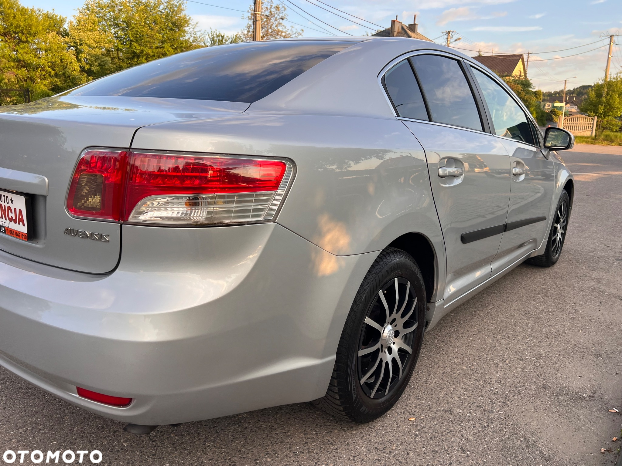 Toyota Avensis 1.8 Luna - 17
