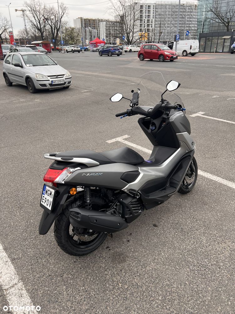 Yamaha NMAX - 16