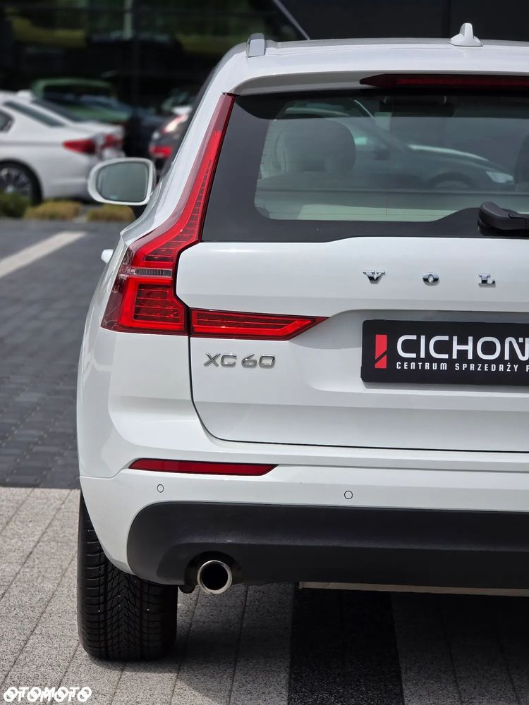 Volvo XC 60 T4 Momentum Pro - 11