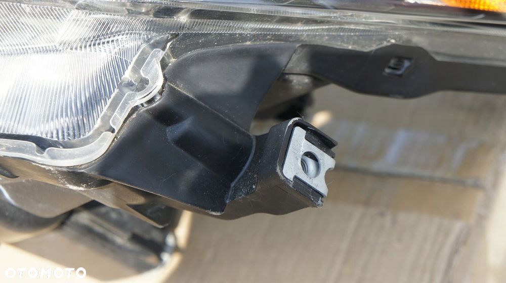 PRZEDNIA LEWA LAMPA TOYOTA TACOMA N300 - 4