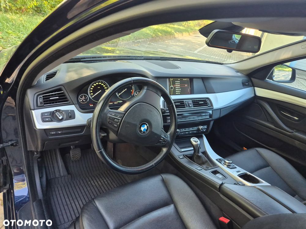 BMW Seria 5 520d - 12
