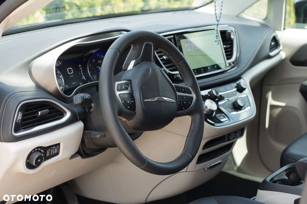 Chrysler Pacifica - 21