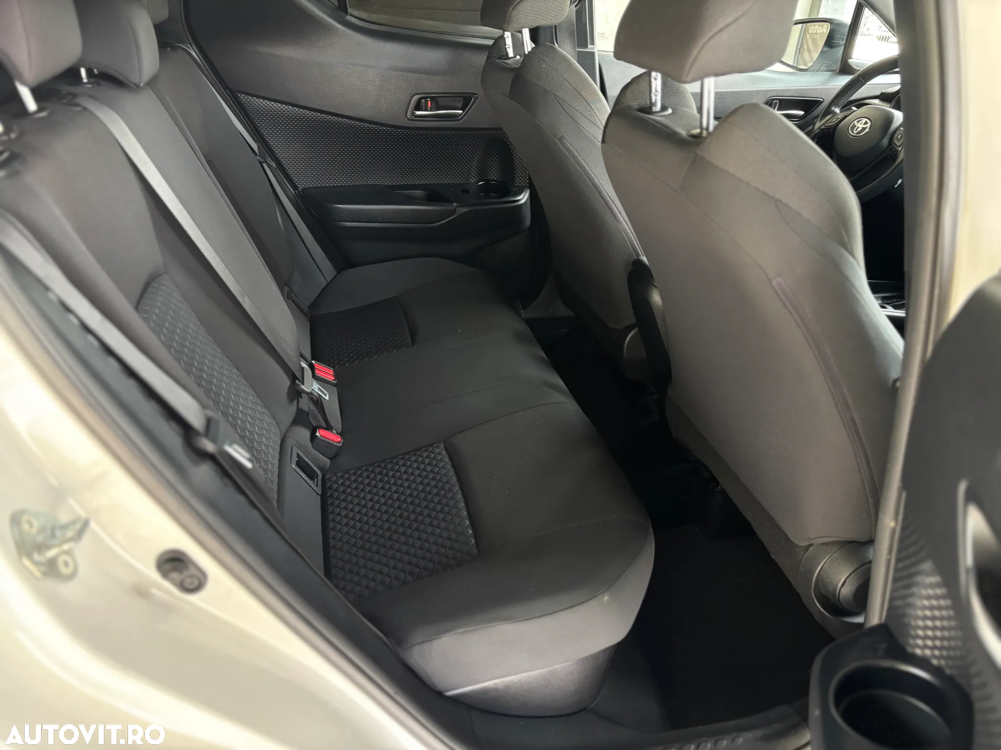 Toyota C-HR - 26