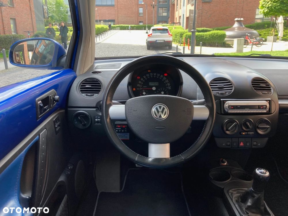 Volkswagen New Beetle - 16