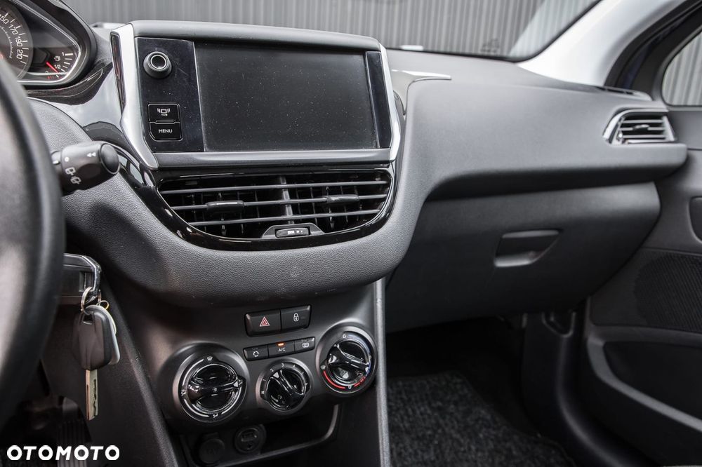 Peugeot 208 - 27