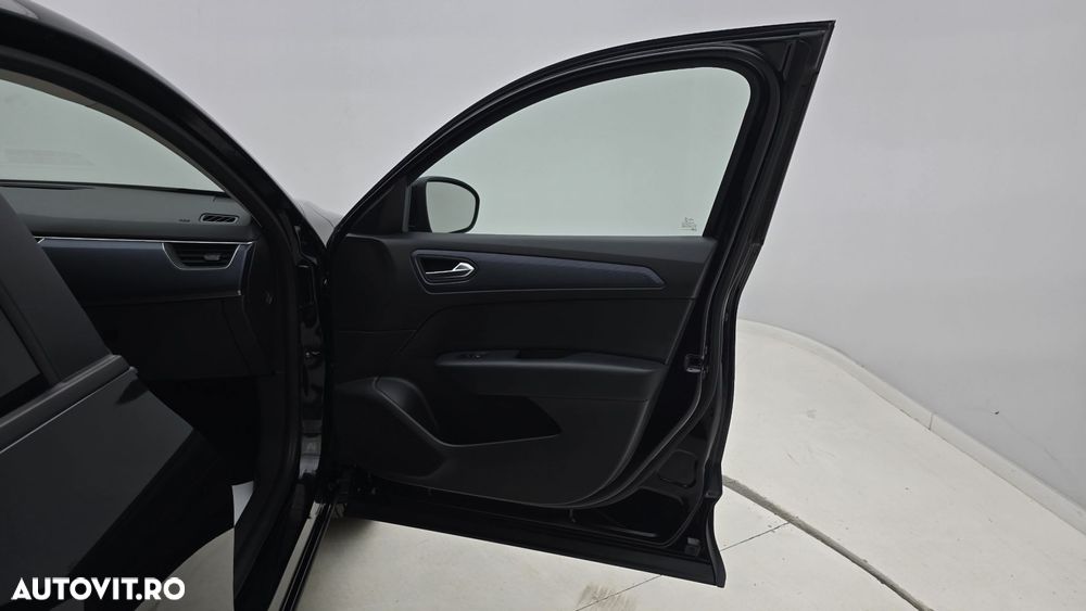Renault Arkana E-TECH 145 Evolution - 18