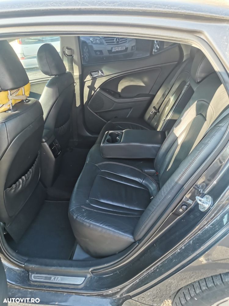 Kia Optima - 8