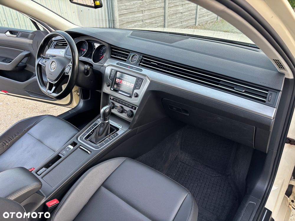 Volkswagen Passat 2.0 TDI (BlueMotion Technology) DSG Comfortline - 31