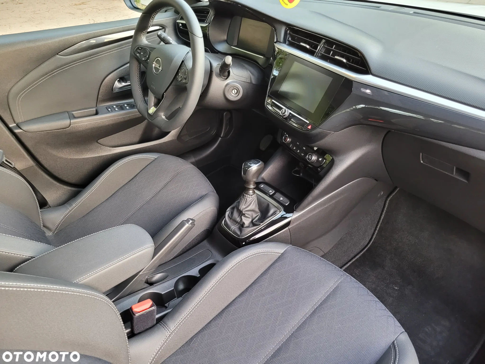 Opel Corsa 1.2 Elegance S&S - 32