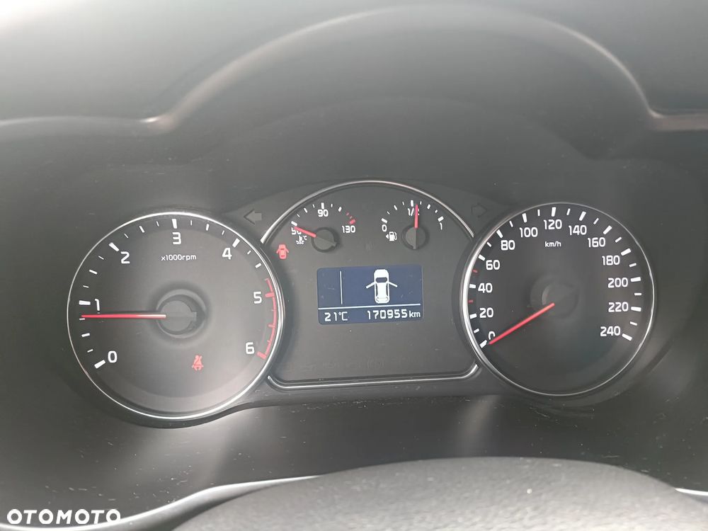 Kia Carens 1.7 CRDi L 7os - 8