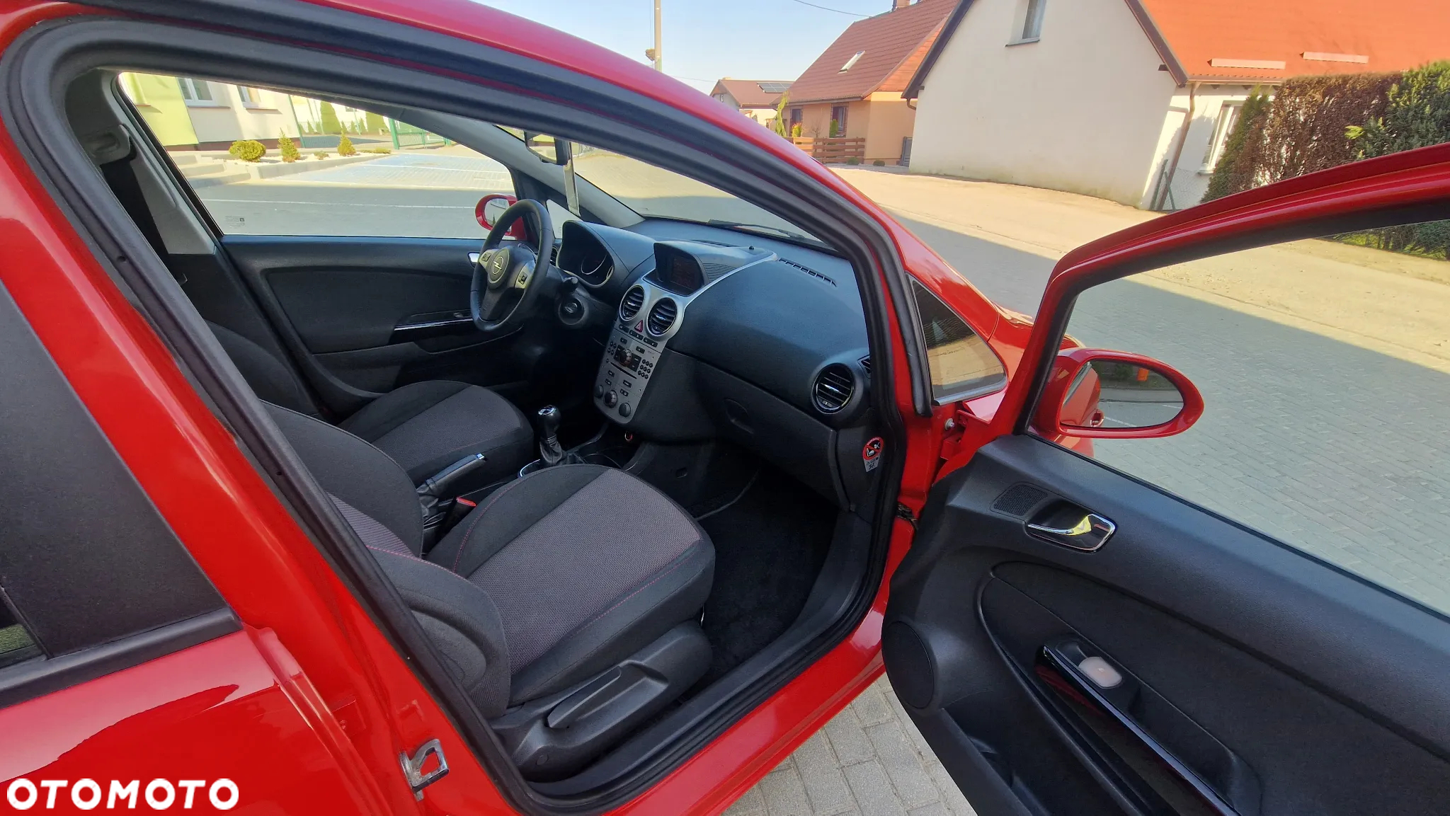 Opel Corsa 1.4 16V Cosmo - 27
