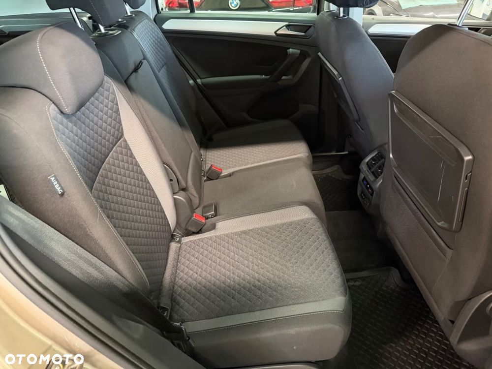 Volkswagen Tiguan - 9
